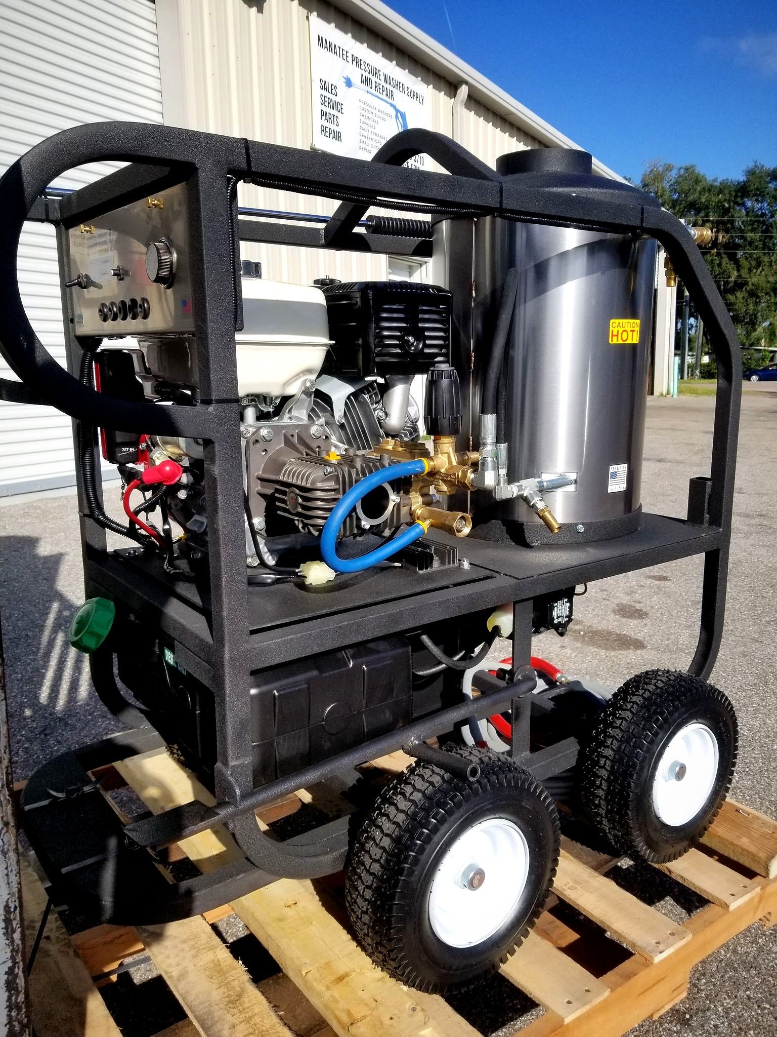 Dragon 4GPM at 4000PSI Hot Water Mobile Skid/Roller