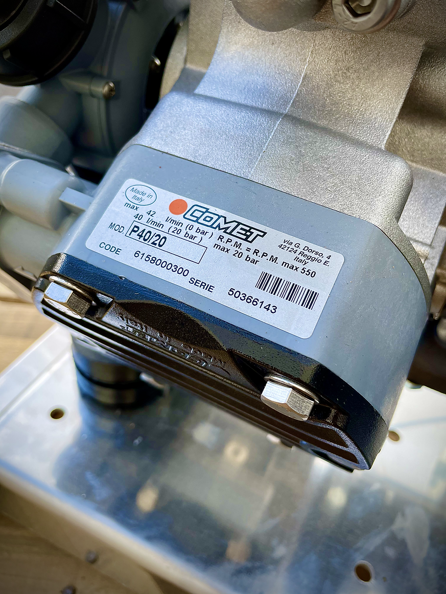 P40 soft wash system with Honda Motor from MPWSR