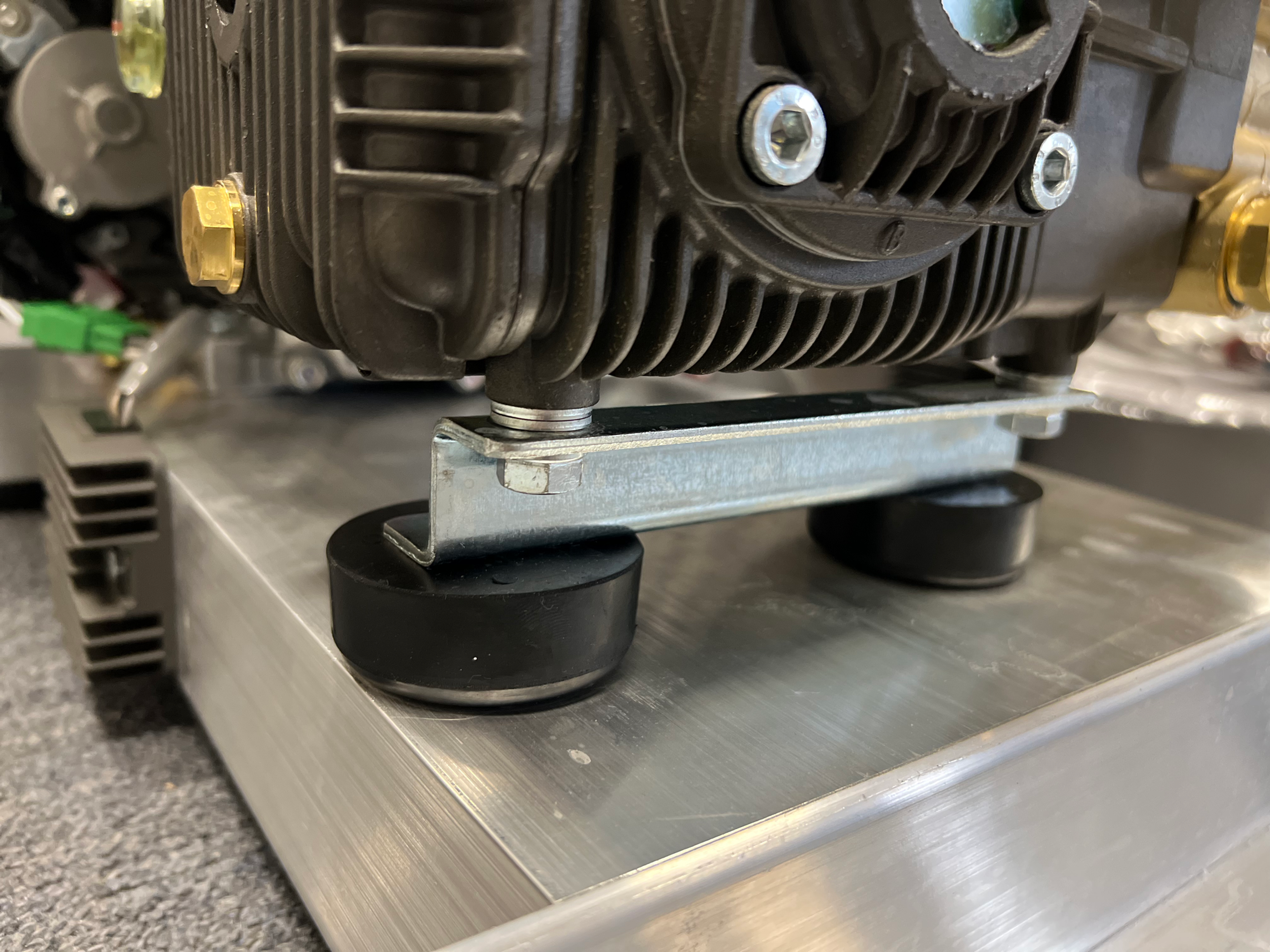 Universal Pump Support Bracket