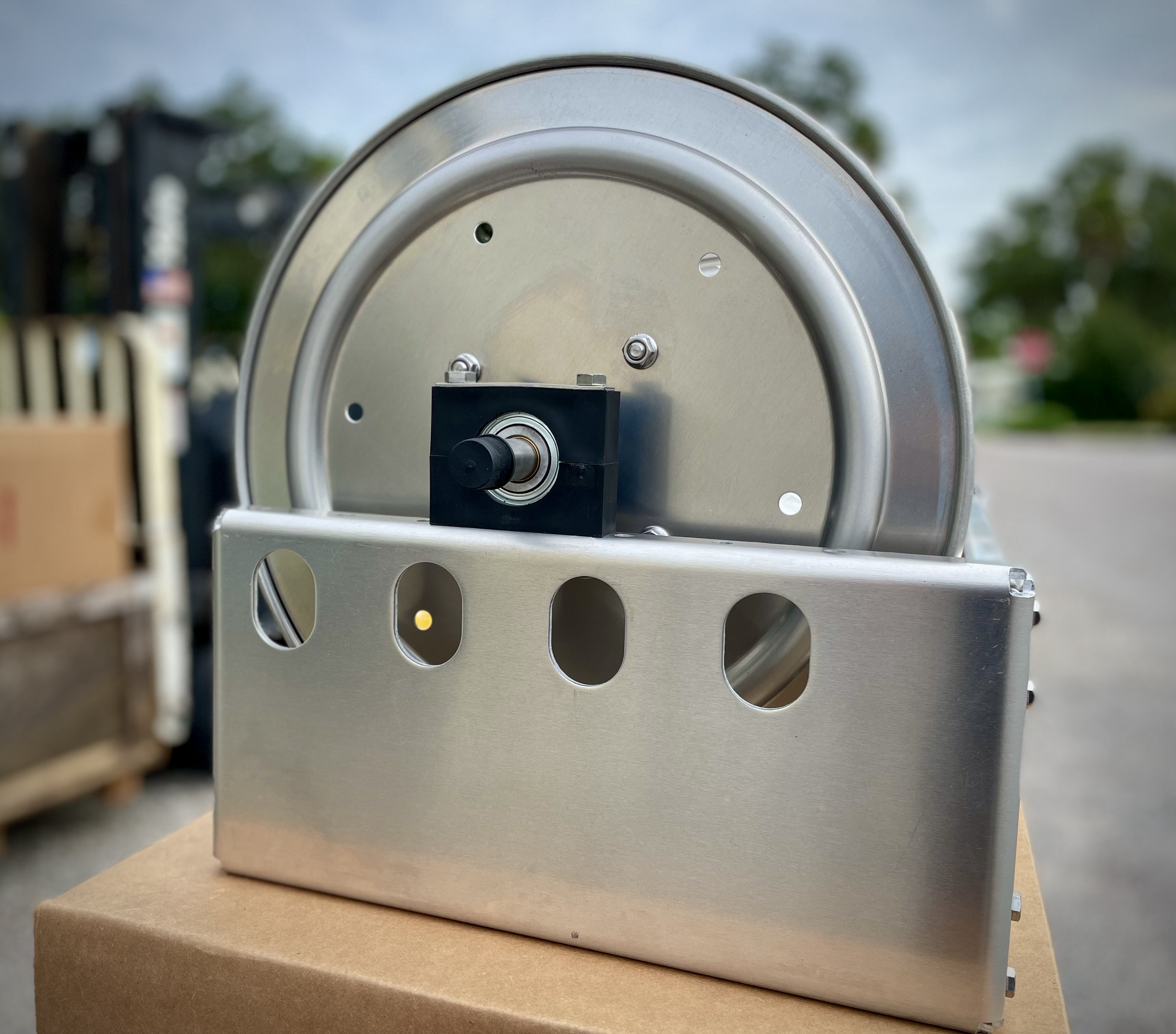 Titan 4318ES 18" Electric Hose Reel