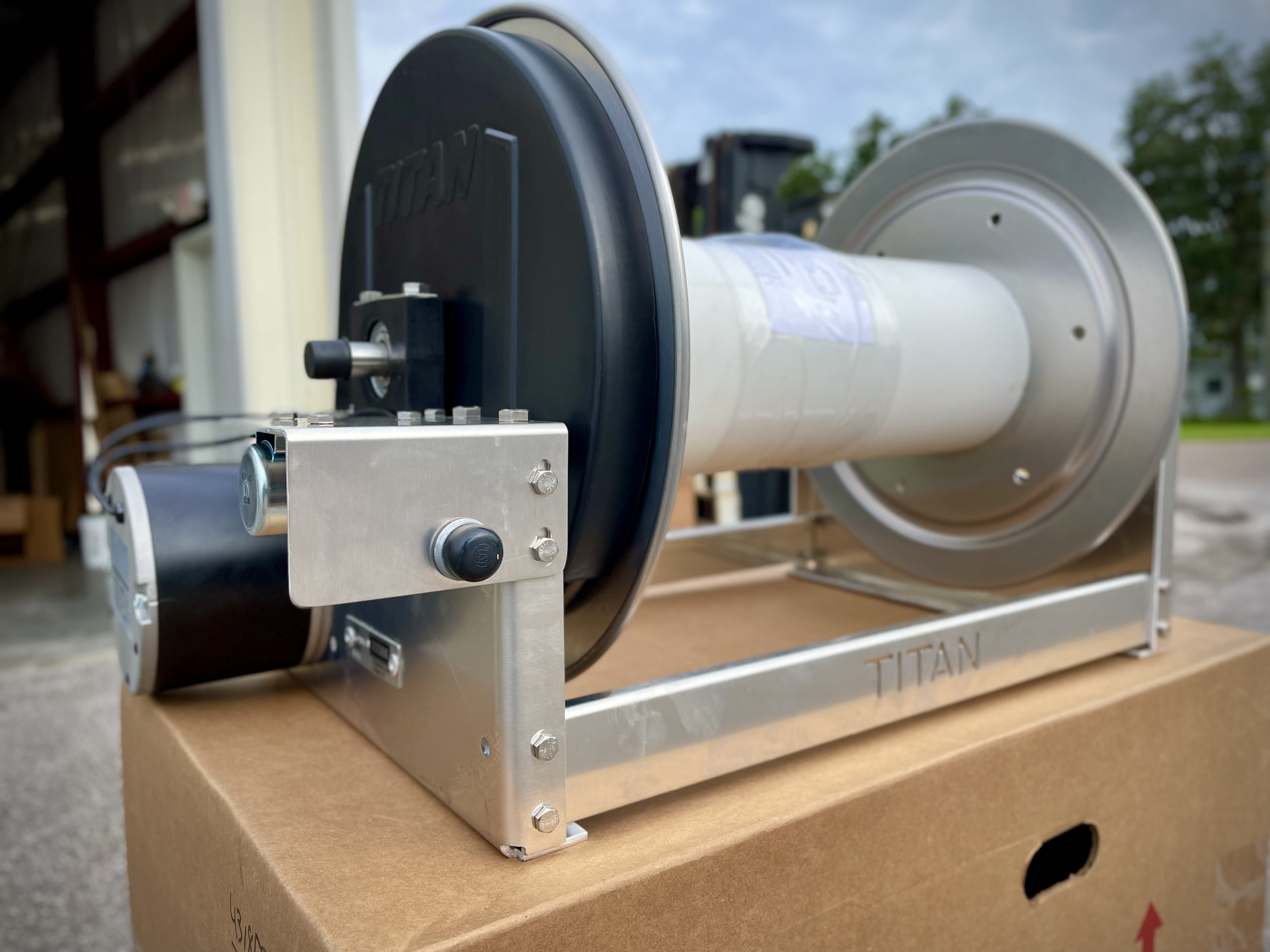 Titan 4318ES 18" Electric Hose Reel