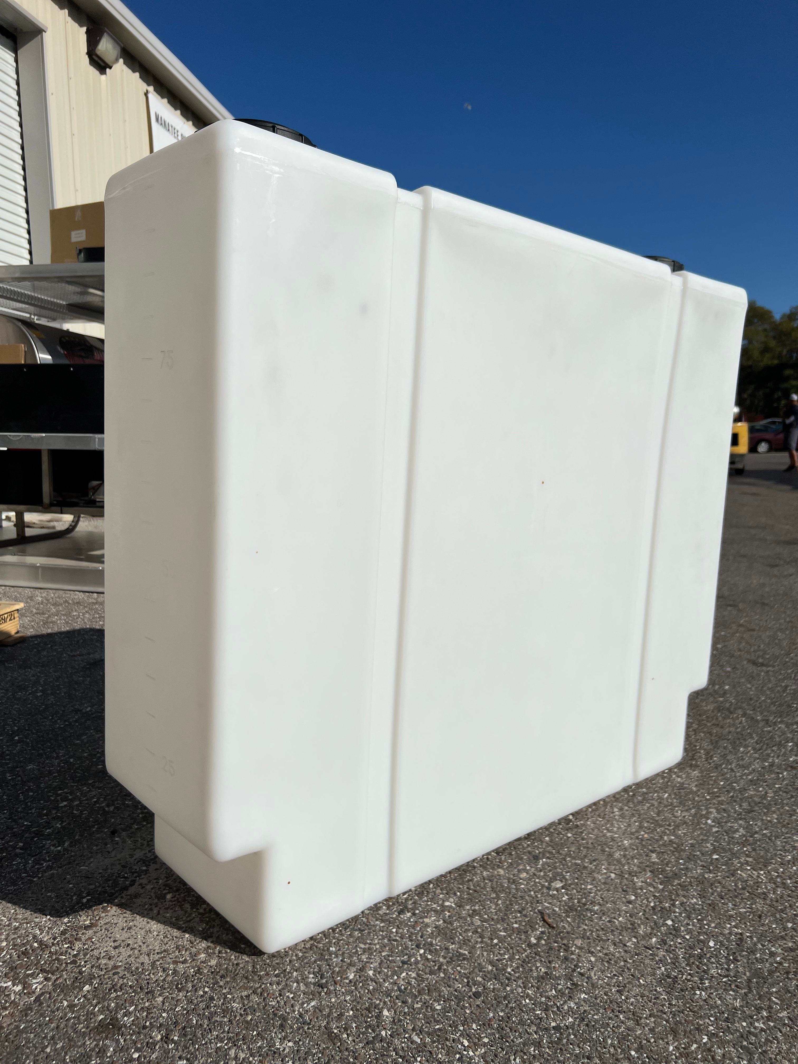 100 Gallon Vertical Tank