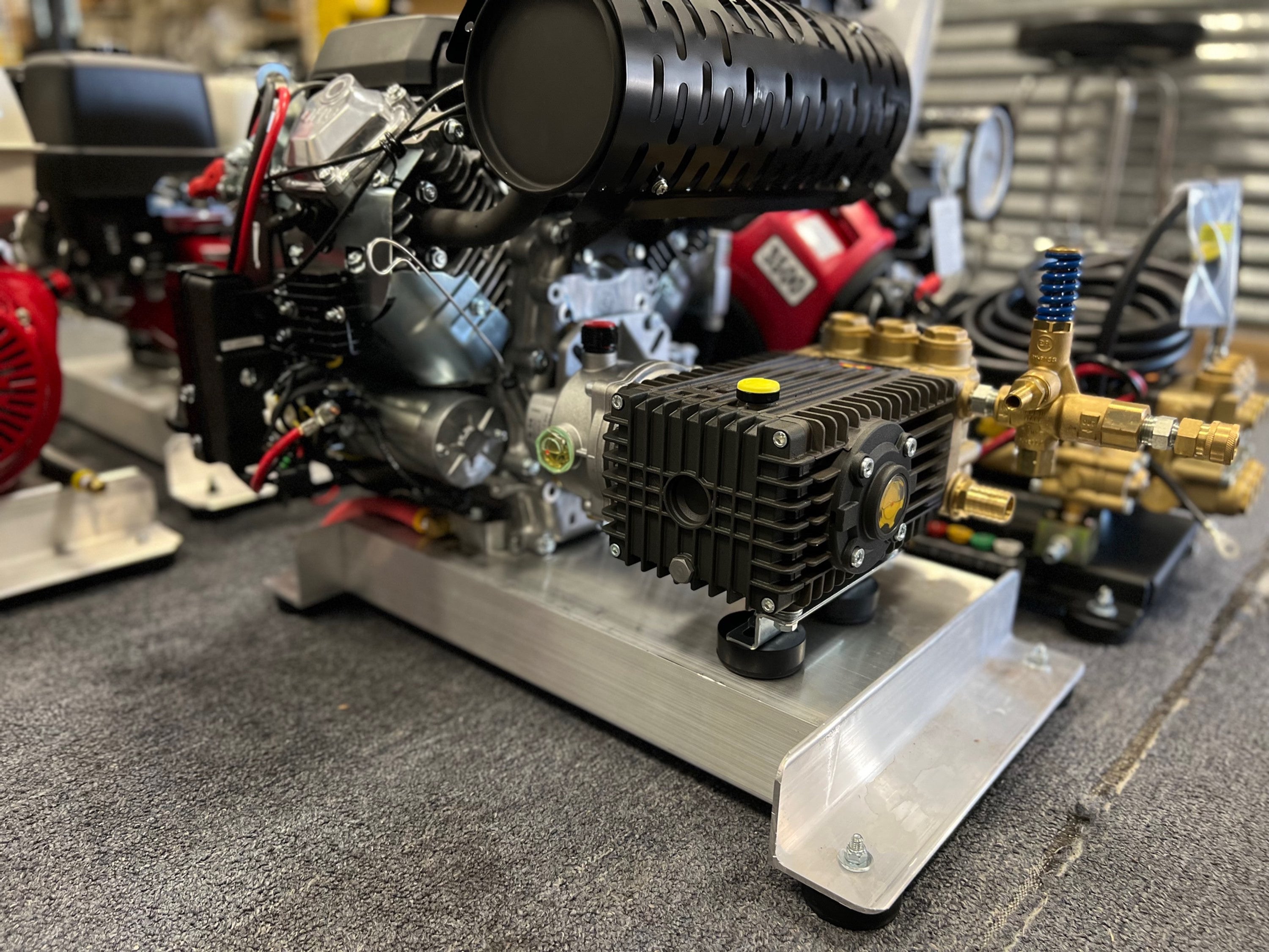 MGD-8040CG: 8GPM at 4000psi Manatee Gear Drive with CRX 750cc MGD-8040CG