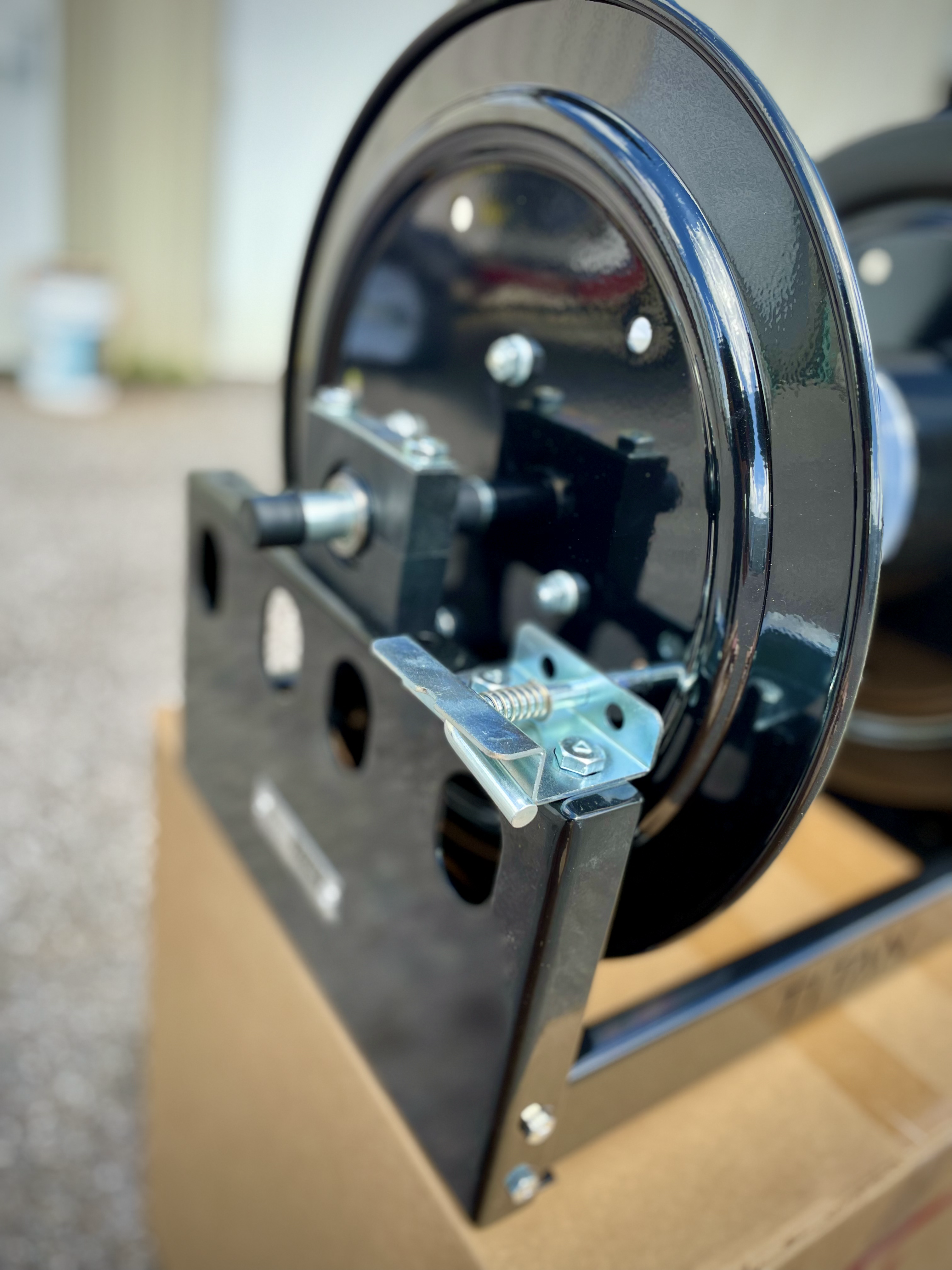 Titan 3012 12" Full Frame Black Reel