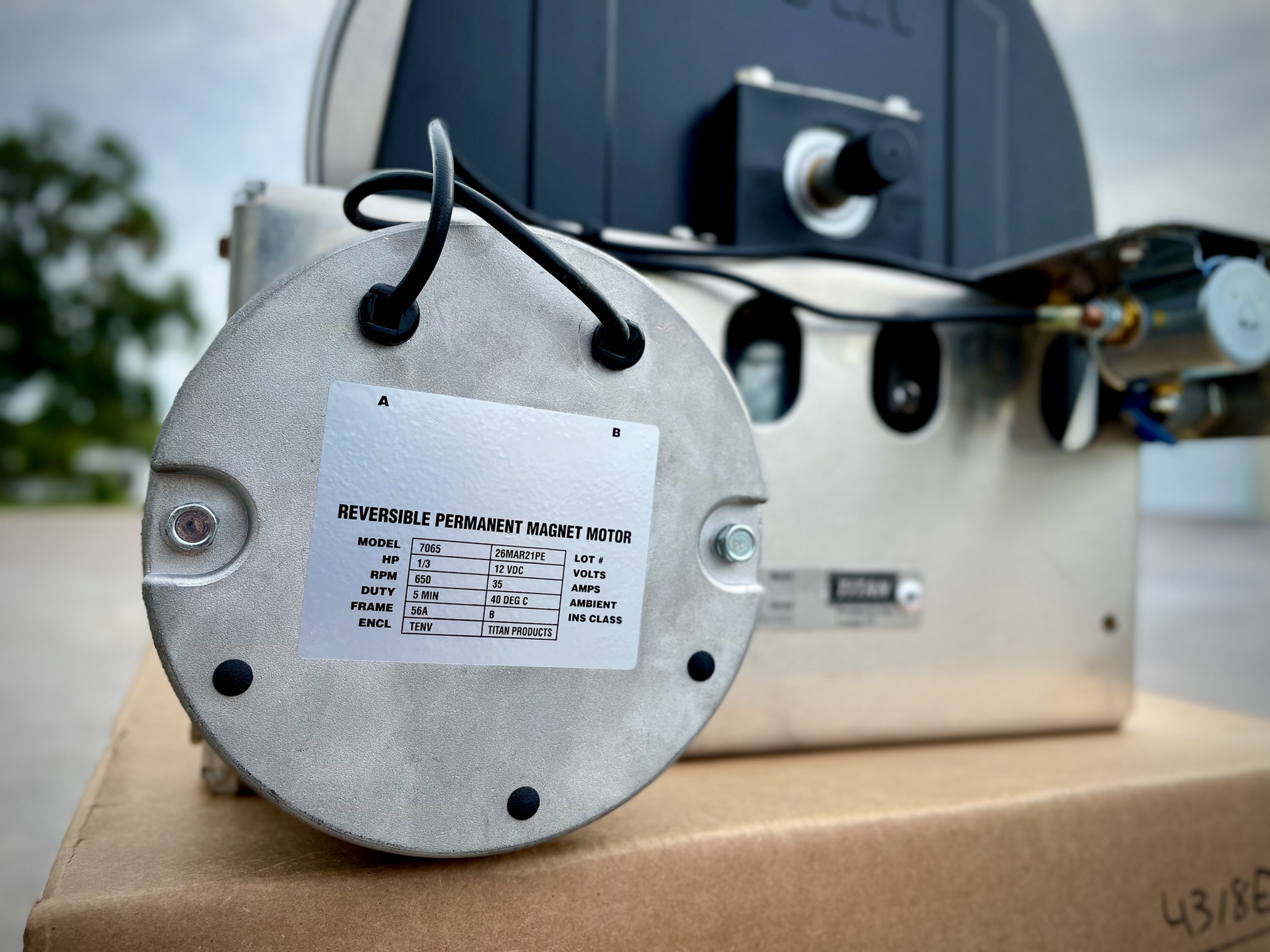 Titan 4312ES 12" Electric Hose Reel