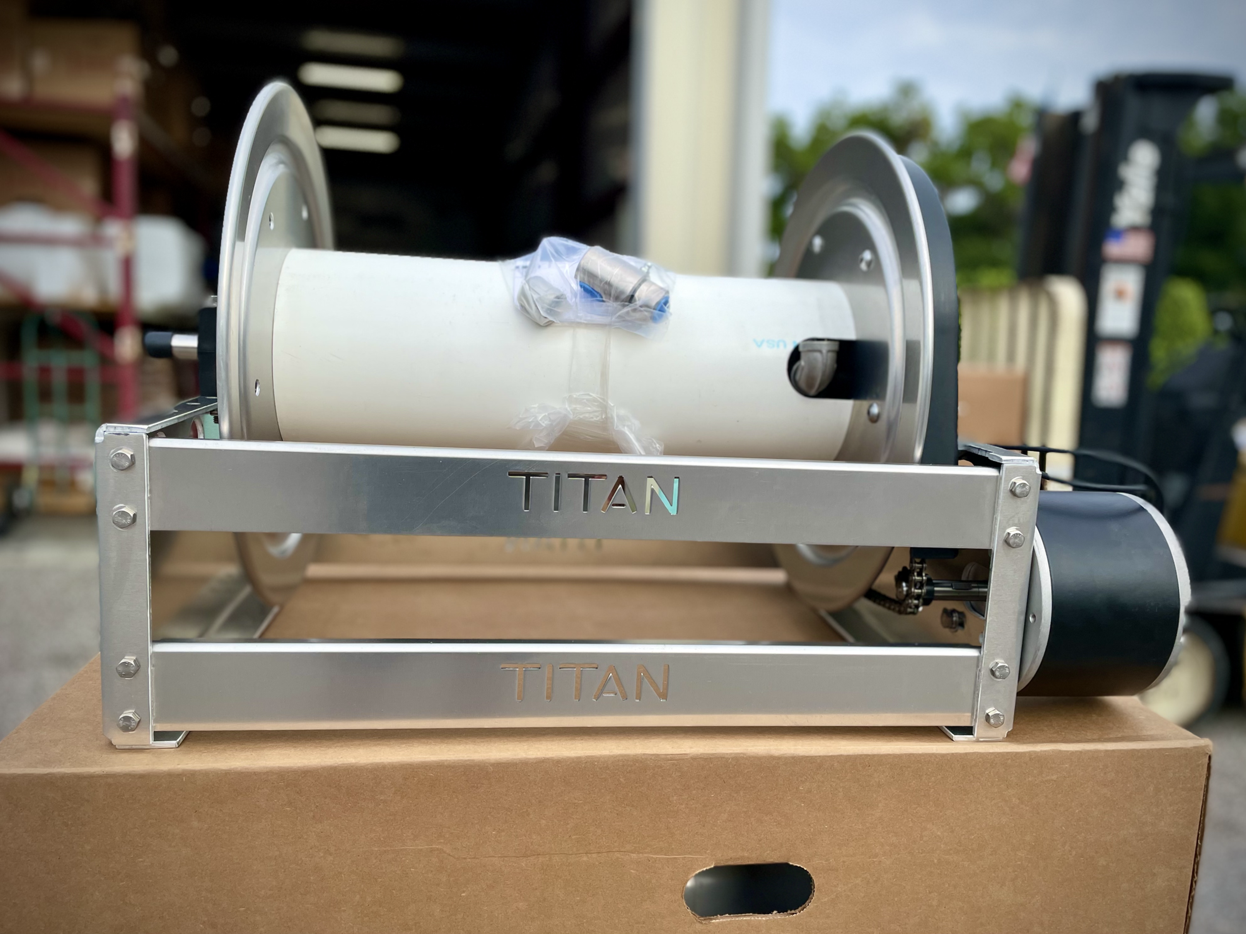 Titan 4318ES 18" Electric Hose Reel